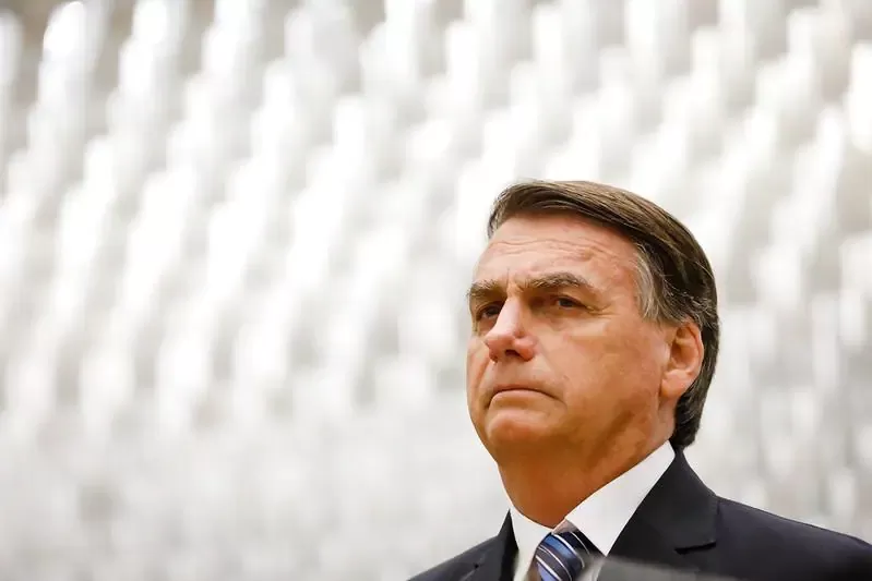 Bolsonaro autoriza indulto natalino também para policiais e militares