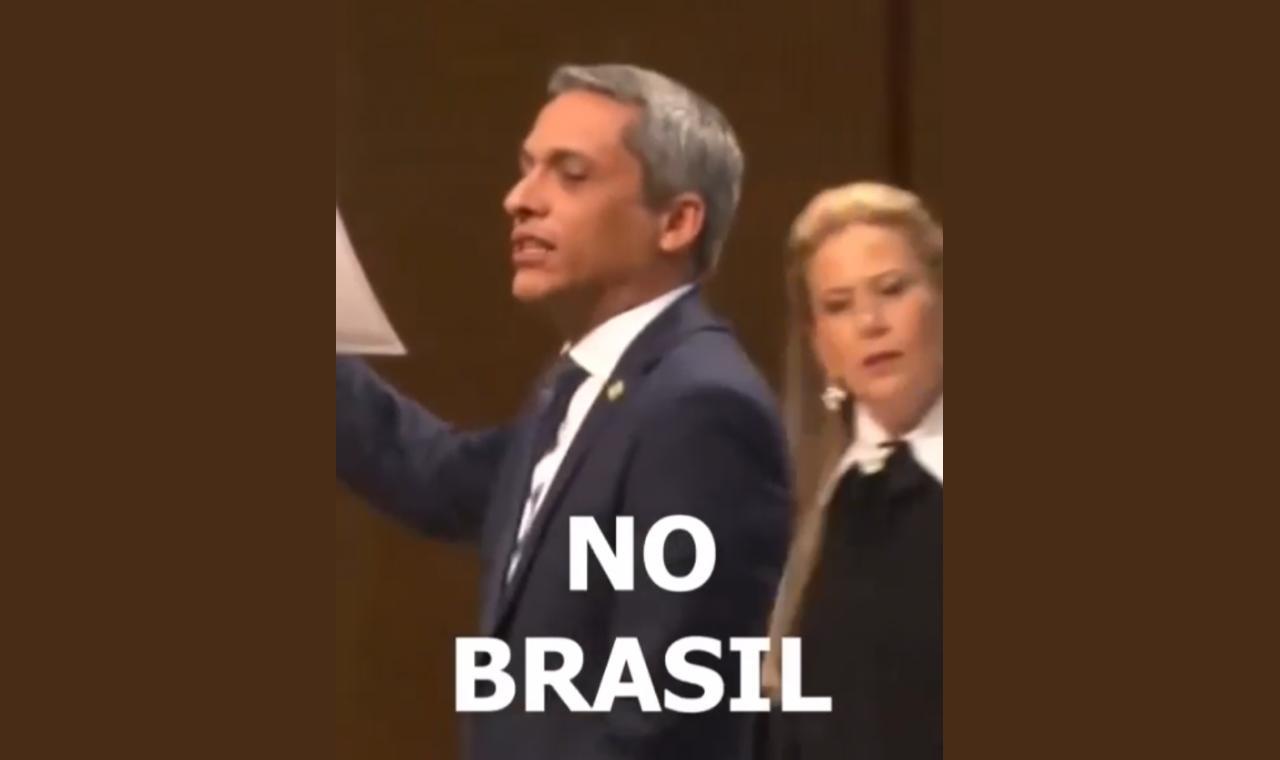 Gayer faz protesto durante diplomação no TRE-GO: Quem manda no Brasil é o STF