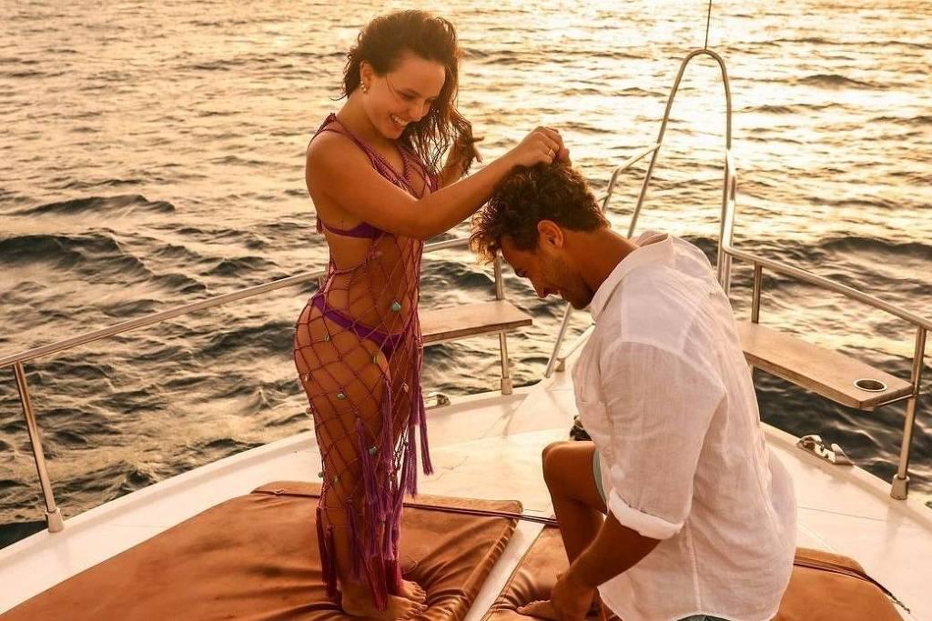 Saiba quem é atriz do momento que vai se casar