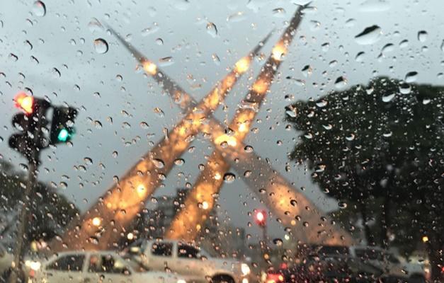 Virada do ano em Goiás com chuva e frente fria