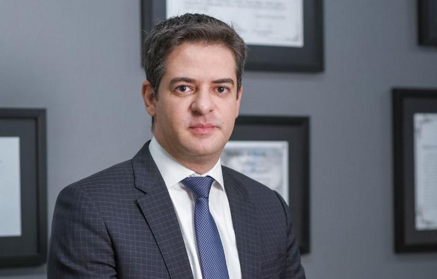 Irmão de Ismael Alexandrino é preso por supostos desvios de recursos e ex-secretário da saúde também é investigado pela Polícia Civil