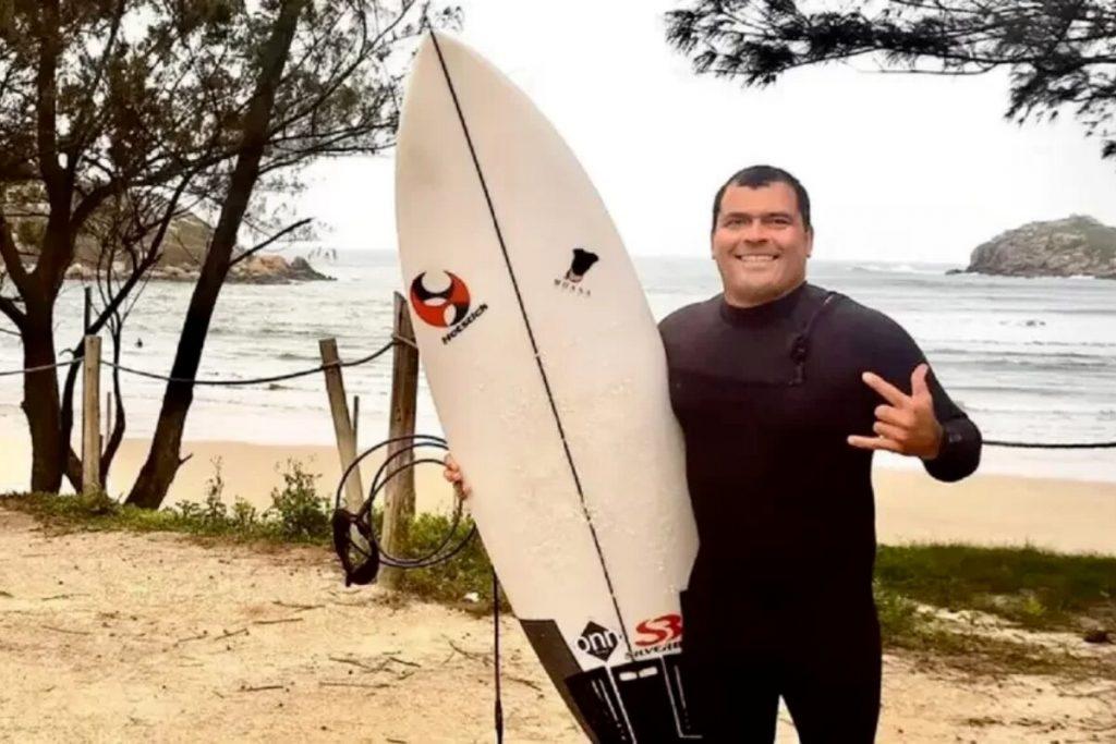 Morre surfista brasileiro considerado uma lenda das ondas gigantes