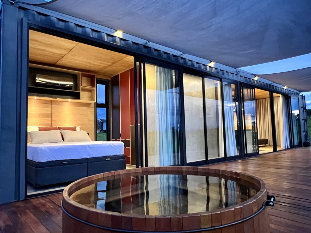 Turismo abraça a arquitetura em containers, em Pirenópolis