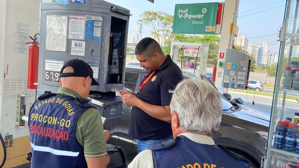 Procon Goiás multa 11 postos de combustíveis por aumento abusivo