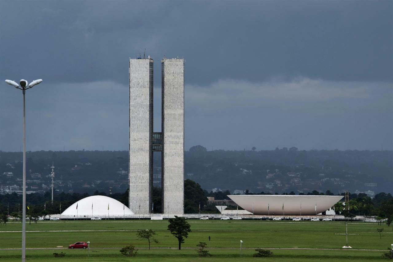 Projeto que equipara aborto a homicídio tem urgência aprovada