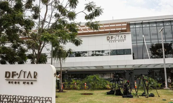Cirurgia no ombro de Bolsonaro ocorreu sem intercorrências, diz equipe