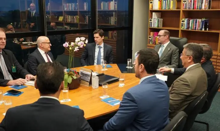 Daniel Vilela se reúne com ministro do STF e articula redistribuição de royalties do petróleo antes de julgamento