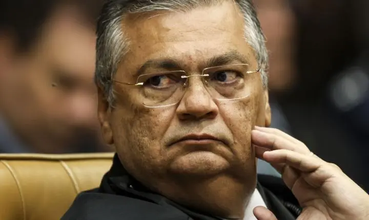 Dino diz ter sido ameaçado de morte por funcionária de companhia aérea