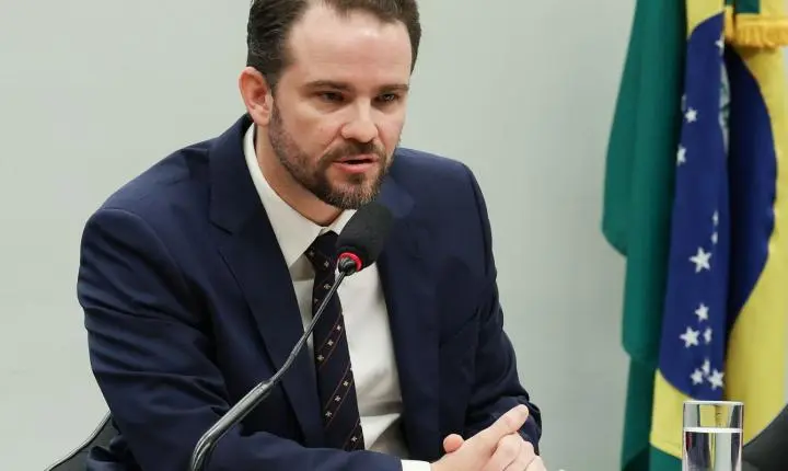 Durigan critica PEC que dá autonomia ao BC por criar “novo Poder