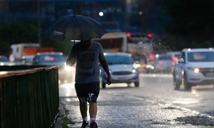 Inmet prevê final de semana de chuvas nas regiões Sul e Sudeste